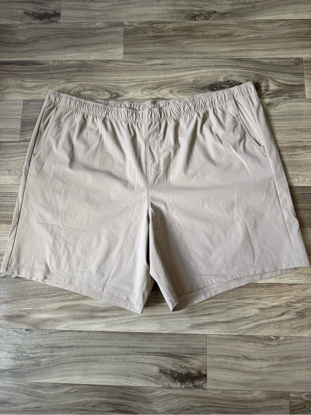 NWT Fabletics Men's Khaki Colored Athletic Shorts Elastic Pull On Size 3X